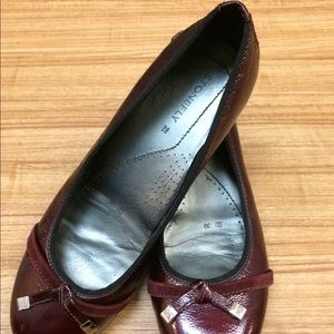Stonefly patent bow Pumps Size 9